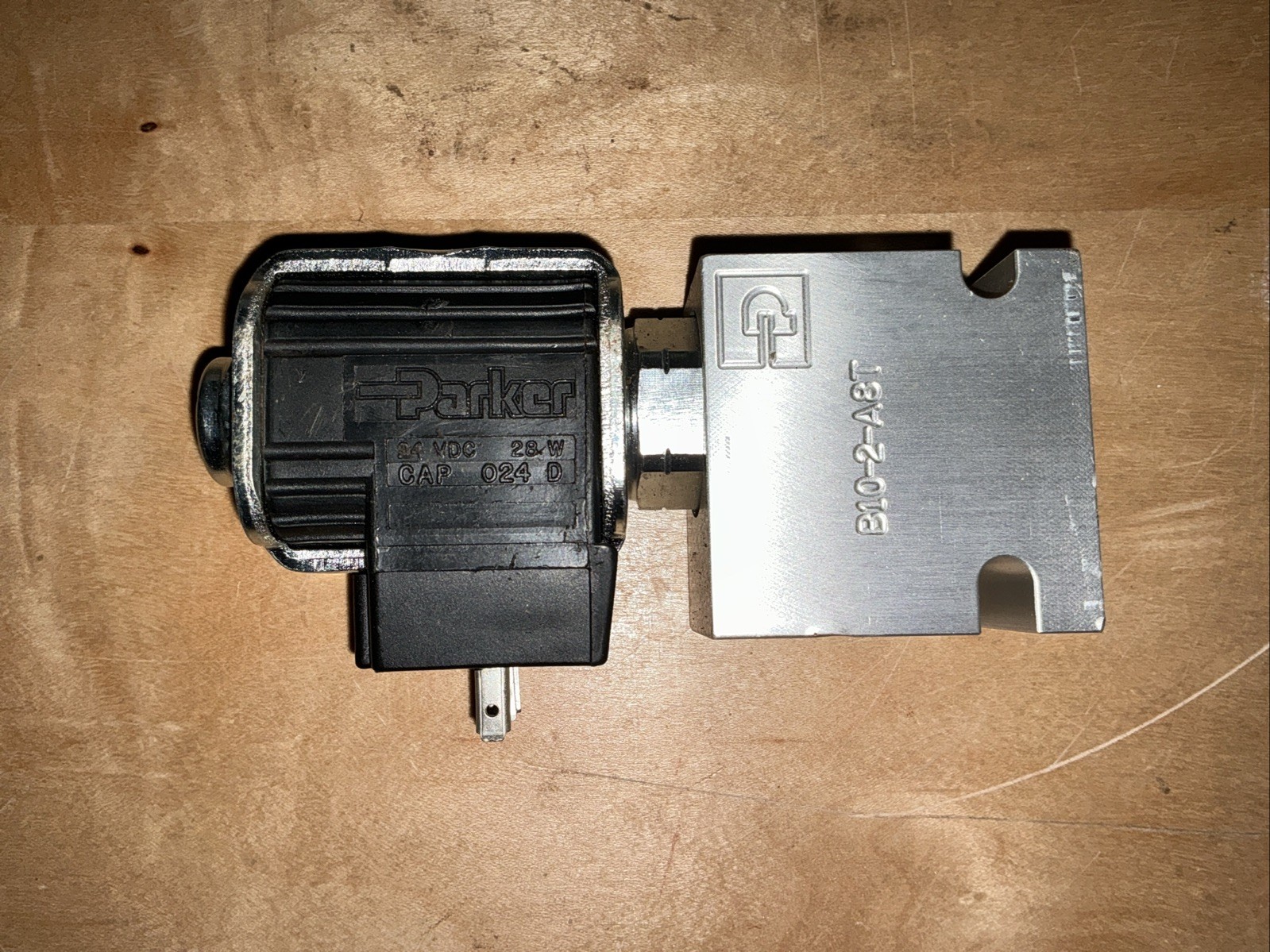 Parker Hannifin Hydraulic Cartridge Valve Body B10-2-A8T 4820-01-667-9947 24 VDC
