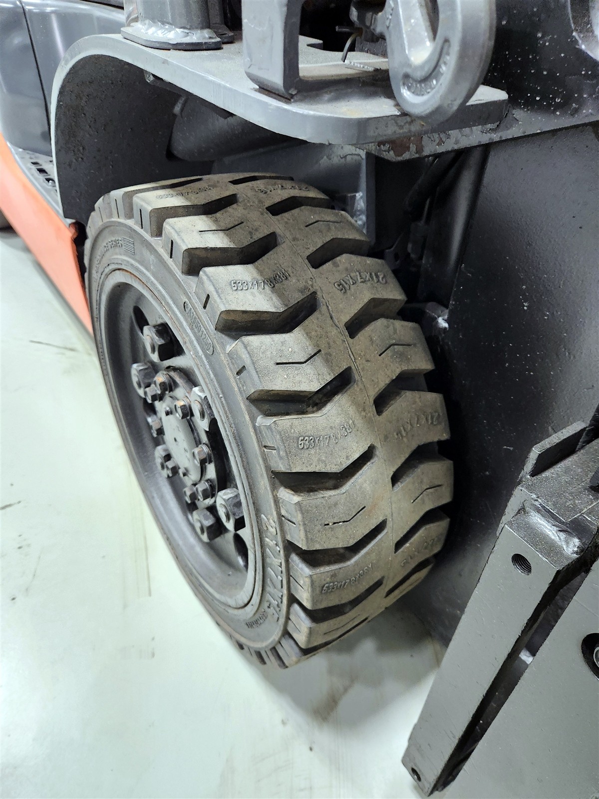 TOYOTA 5000 LB LPG FORKLIFT 5,000 LB 8FGCU25 SIDE SHIFT