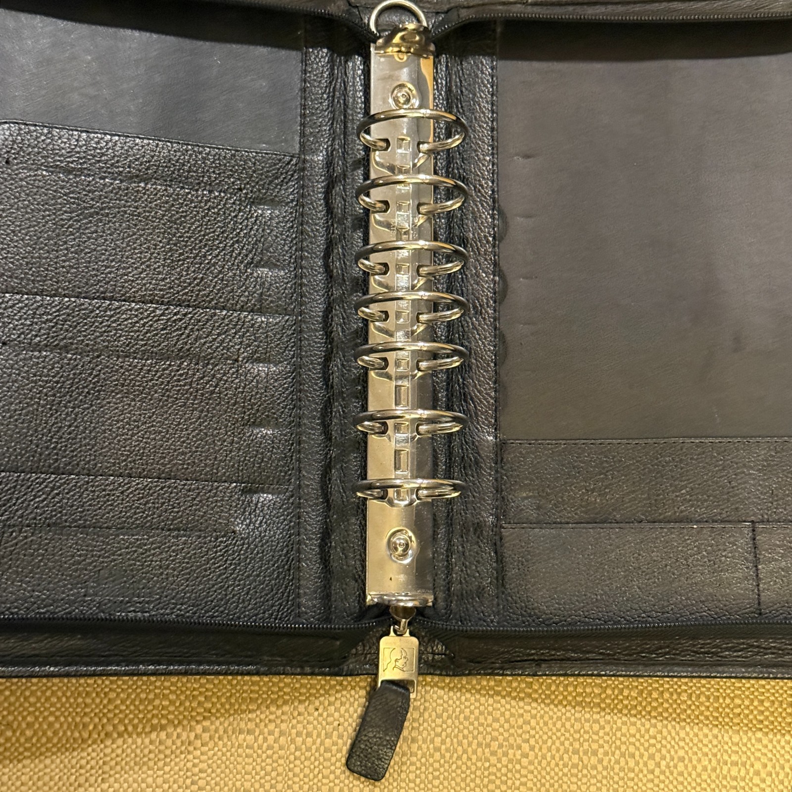 Franklin Quest Classic Black Pebble Leather Zip Around Binder 7-Ring Organizer