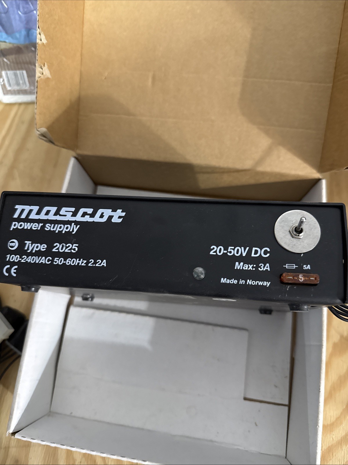 Mascot 2025 Power Supply 100-240VAC 50-60Hz 1.9A