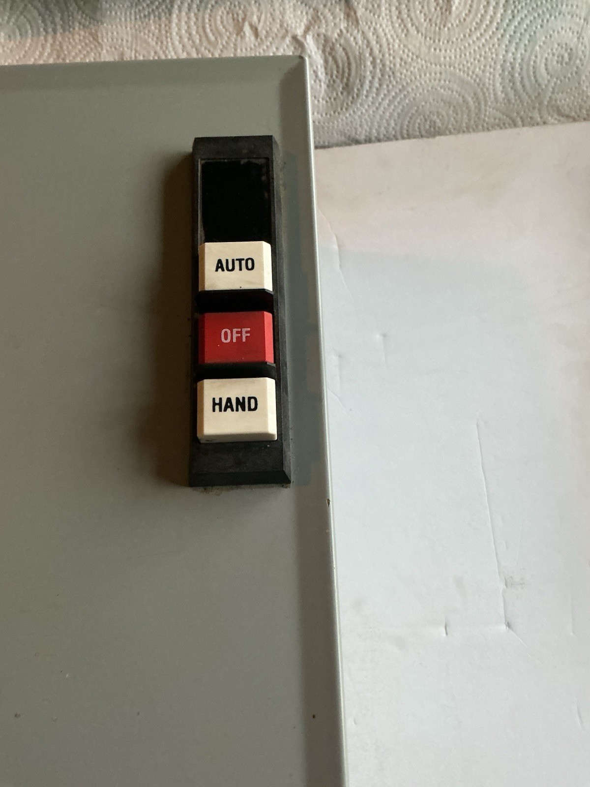 EATON / CUTLER HAMMER # ECL03C1A6A / ELECTRICALLY HELD LIGHTING CONTACTOR.(30 A)