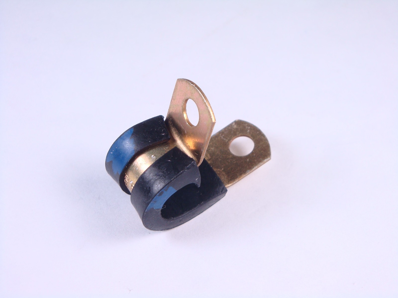 Lot of 2 MS21919WDG5 UMPCO Single Loop Cushioned Clamp 5/16″ D 1/2″W AS21919WDG5