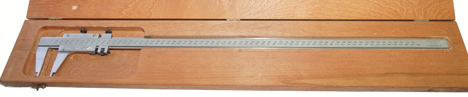 Starrett 123M 600mm Master Caliper – .02mm Vernier Scale
