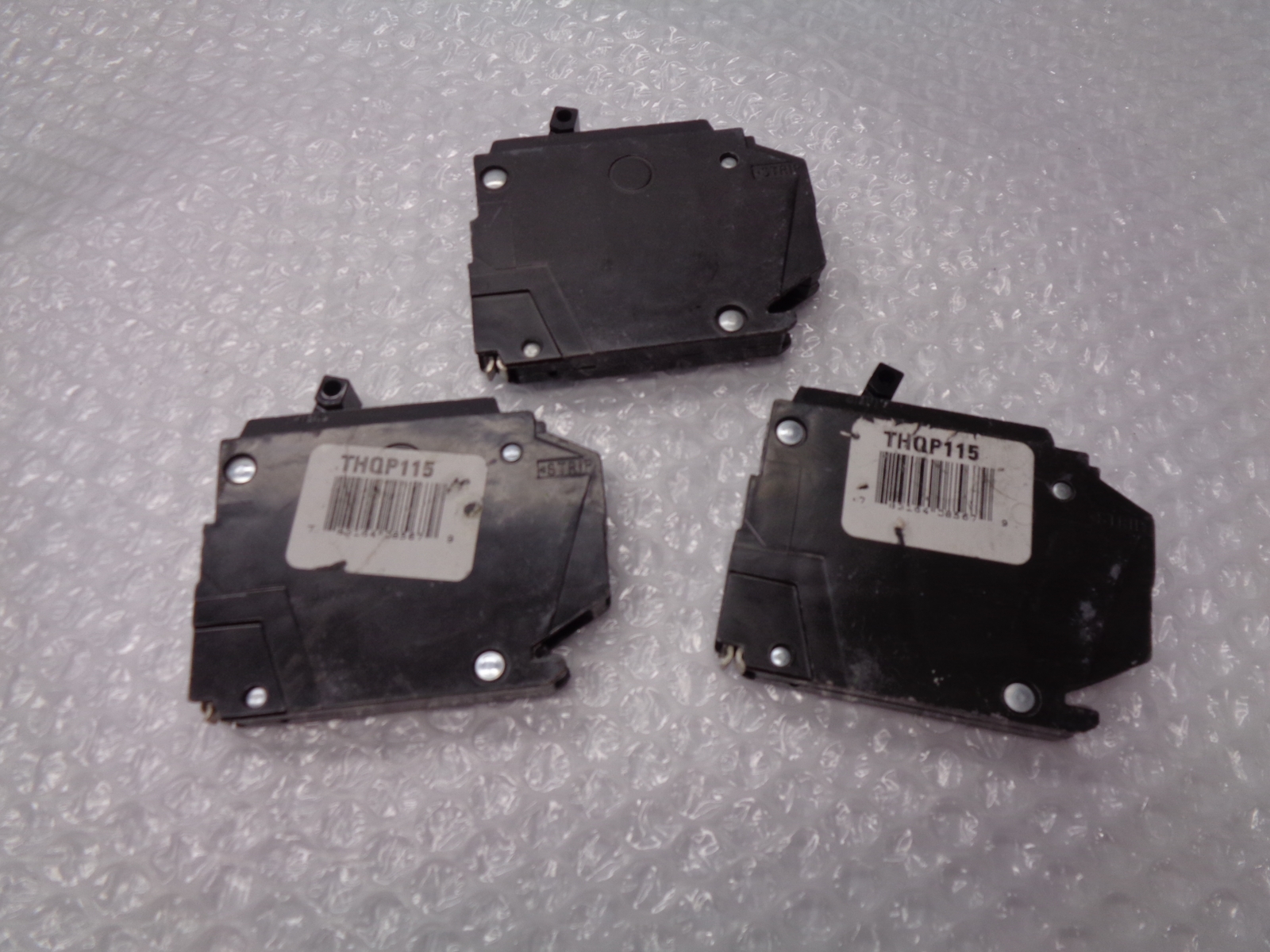 GENERAL ELEECTRIC THQP115 BREAKER 1POLE 15AMP LOT OF 3 NSNP