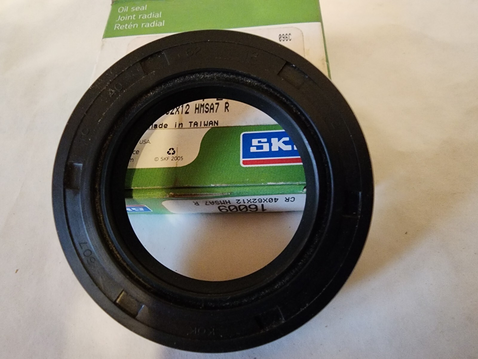 SKF Oil Seal 16009 – 40 X 62 X 12 HMSA7 R Nitrile Seal