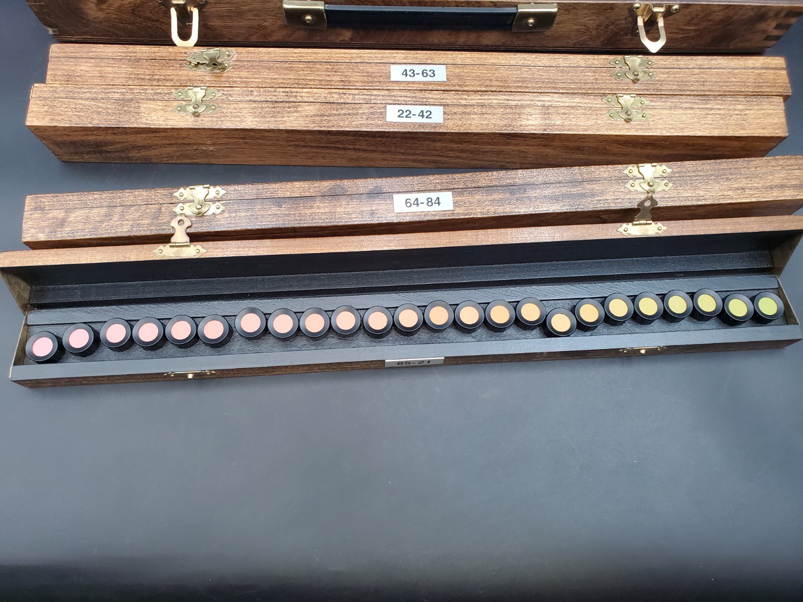 Farnsworth Munsell 100 Hue Test Color Set w/ Wooden Case, Complete Set