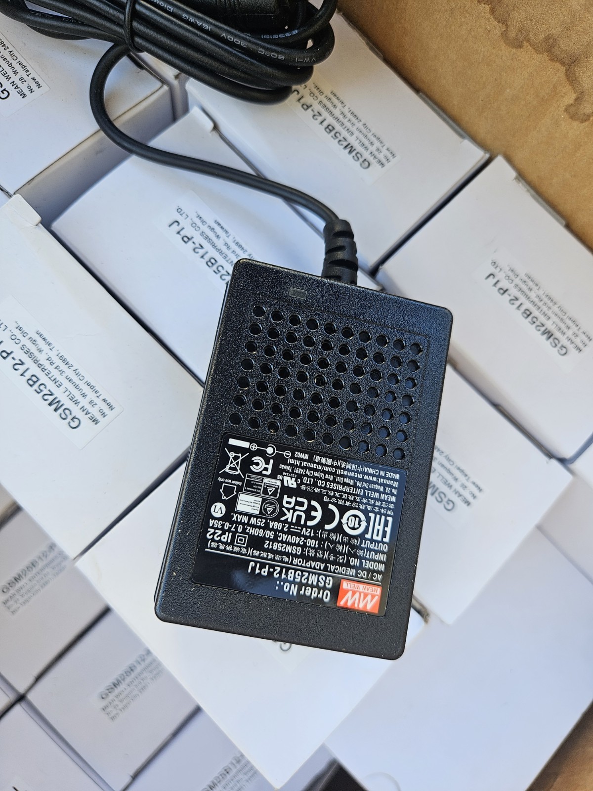 [LOT OF 100] MEAN WELL GSM25B12-P1J Medical Grade Power Adaptor NEW 100 ITEMS
