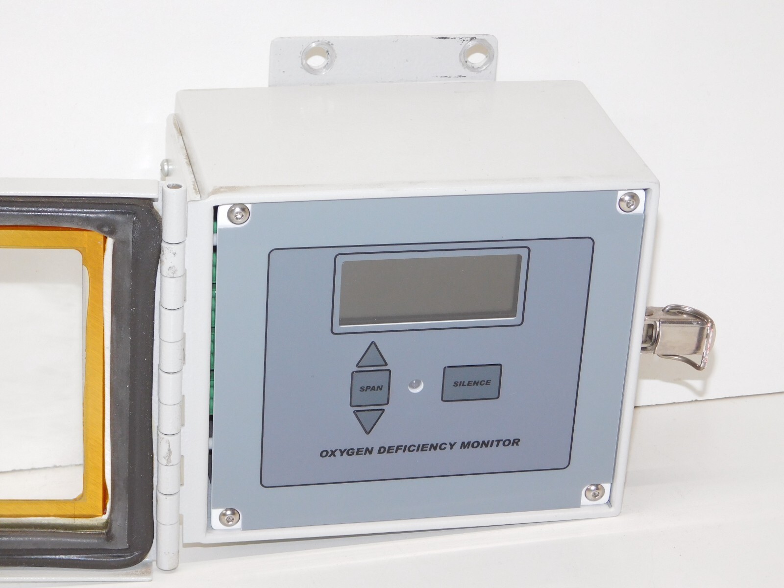AMI Advanced Micro Instruments 221R Area Safety Monitor Oxygen Deficiency Unit