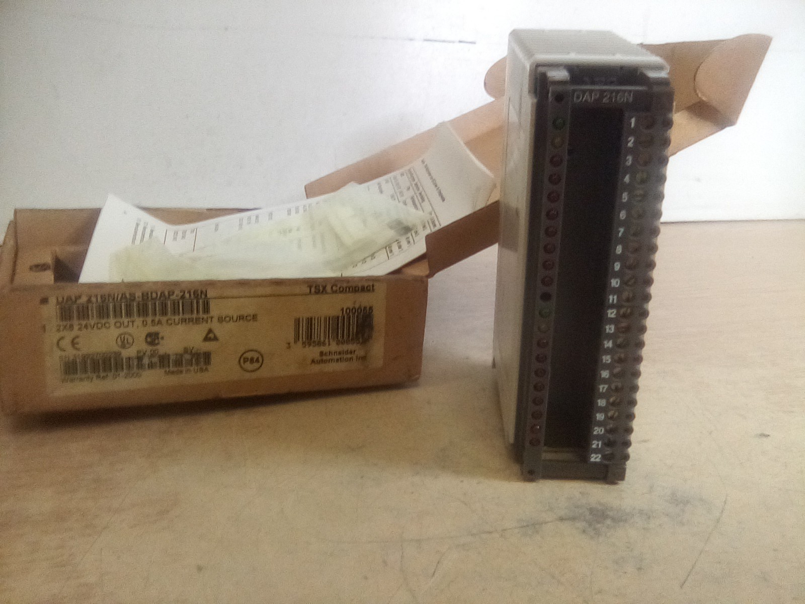Schneider Automation DAP 216N/AS-BDAP-216N TSX Compact 24VDC