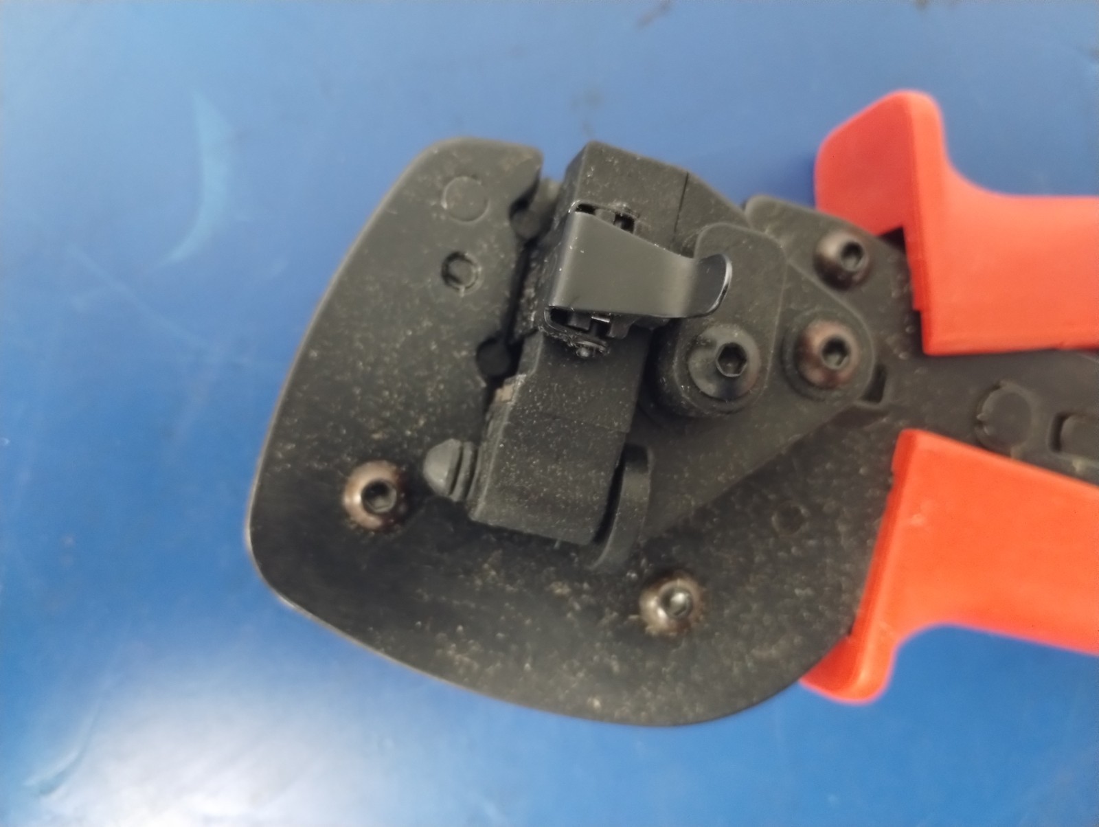 MOLEX 63819-0600 HAND CRIMP TOOL For Use With:1.8mm Wide Crimp Terminals