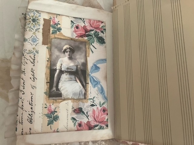 VINTAGE STYLE HANDMADE JUNK JOURNAL-«A Graceful Life»