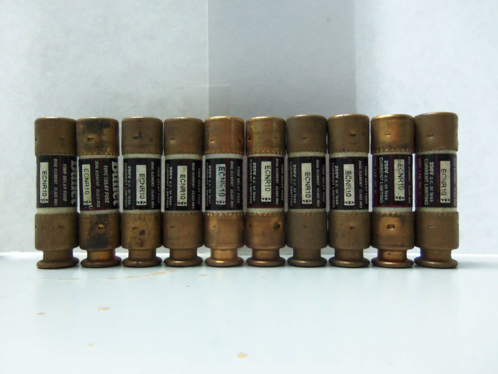 Nice Lot Bullet ECNR10 10 Amp Fuses Bussmann FRN-R-10 250 Volts
