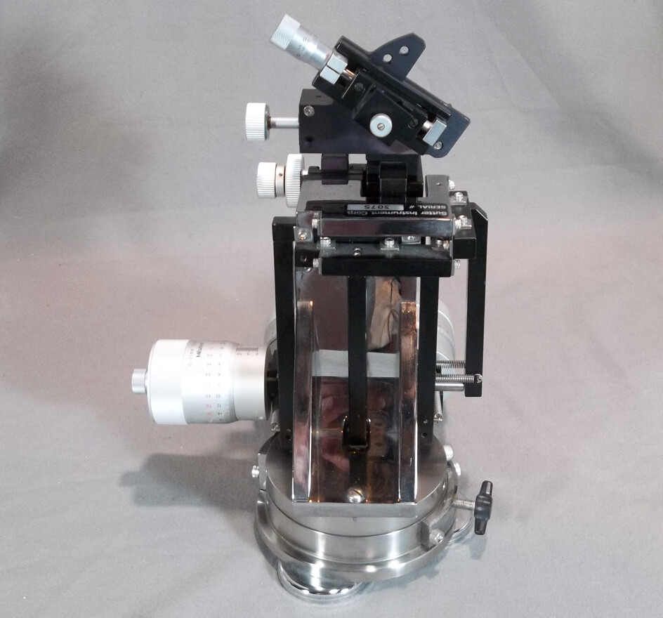 Sutter Instruments MP-85 Micromanipulator RH on Magnetic Rotating Base EX++