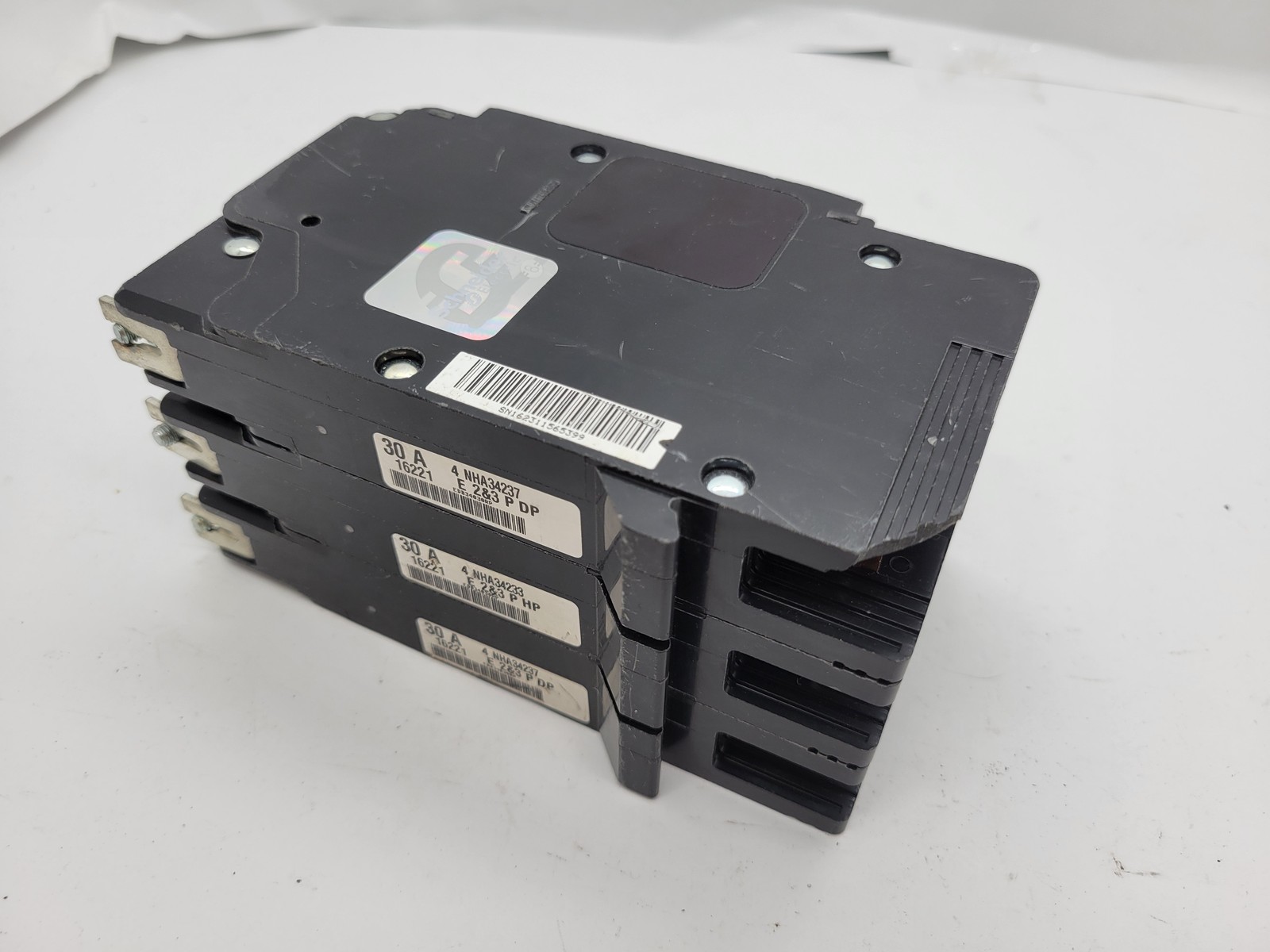 Square D EDB34035 Bolt On Circuit Breaker 35 Amp 480 Volt 3 Pole w/ lockout
