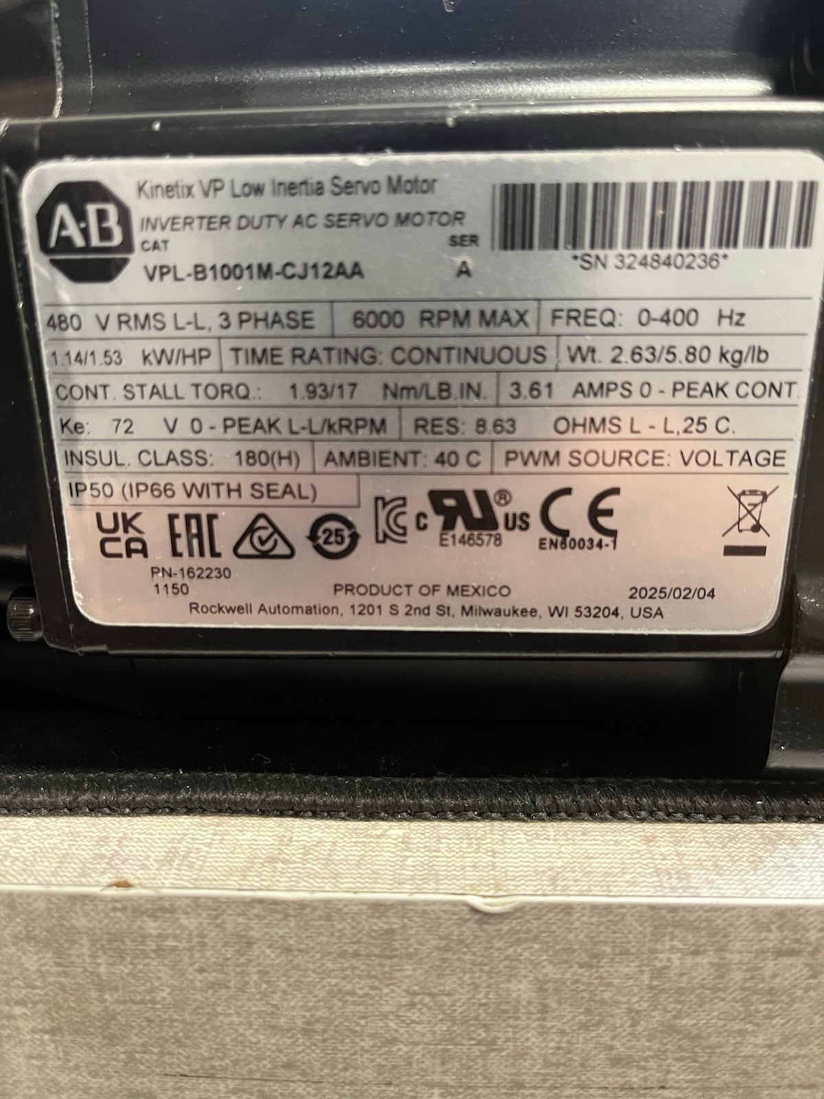 New AB VPL-B1001M-CJ12AA; Kinetic VP LOW inertia Servo Motor