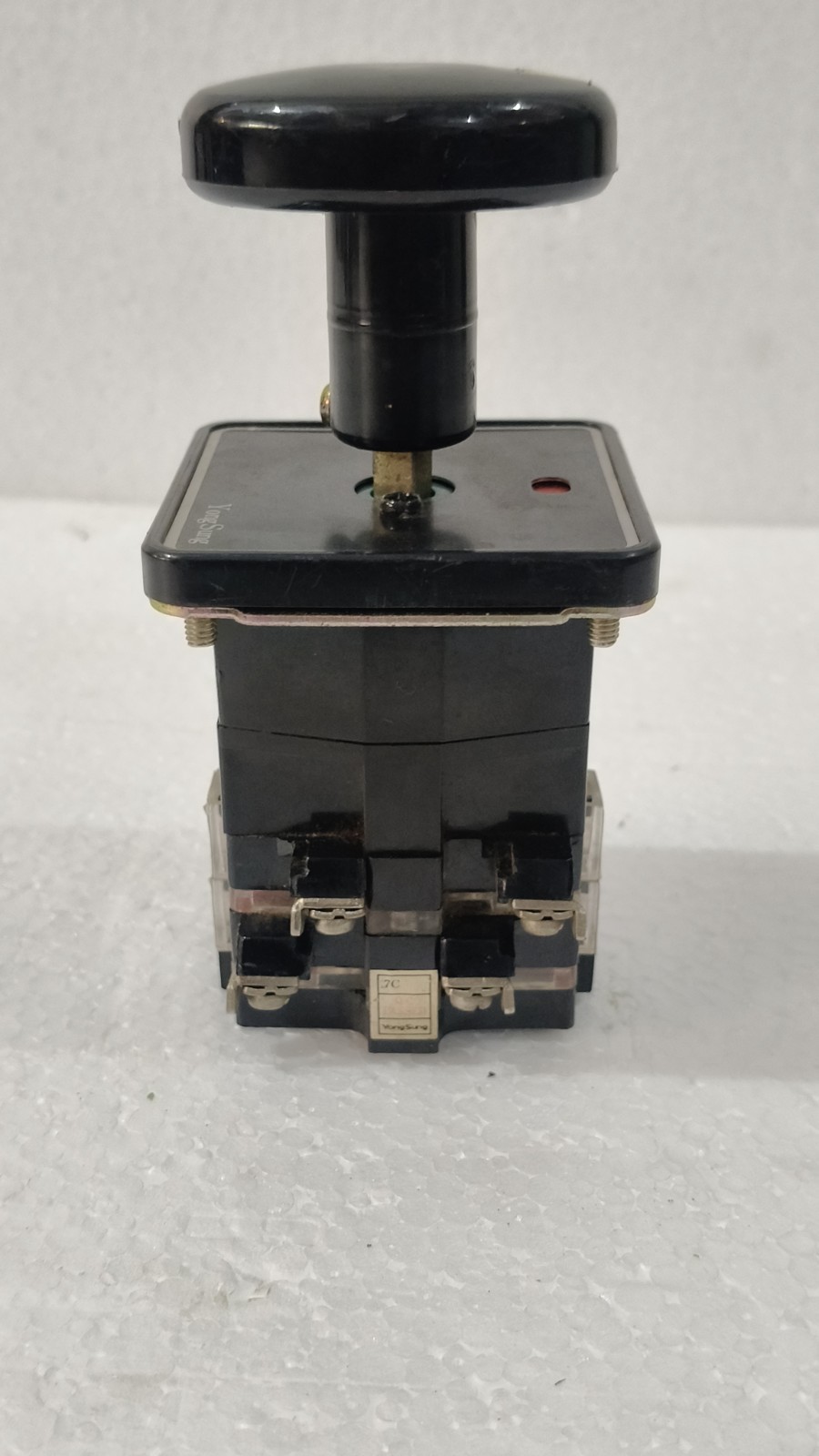 YongSung C3205 Cam Switch Handle Rating Ac 220v 10A max 600v NEW c3205