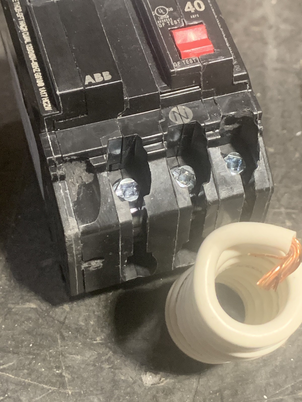 GE THQB2140GFT2 Miniature Circuit Breaker 2 Pole, 40A GFCI, 10kA @ 120/240VAC