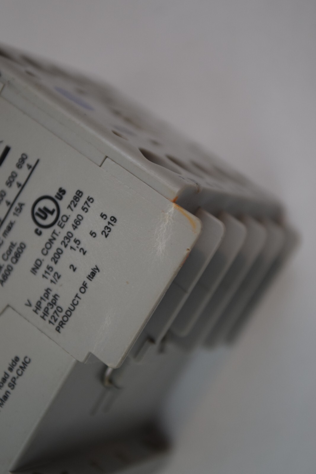Allen Bradley Contactor 100-K09*10 24VDC Coil – Slight cracked wings
