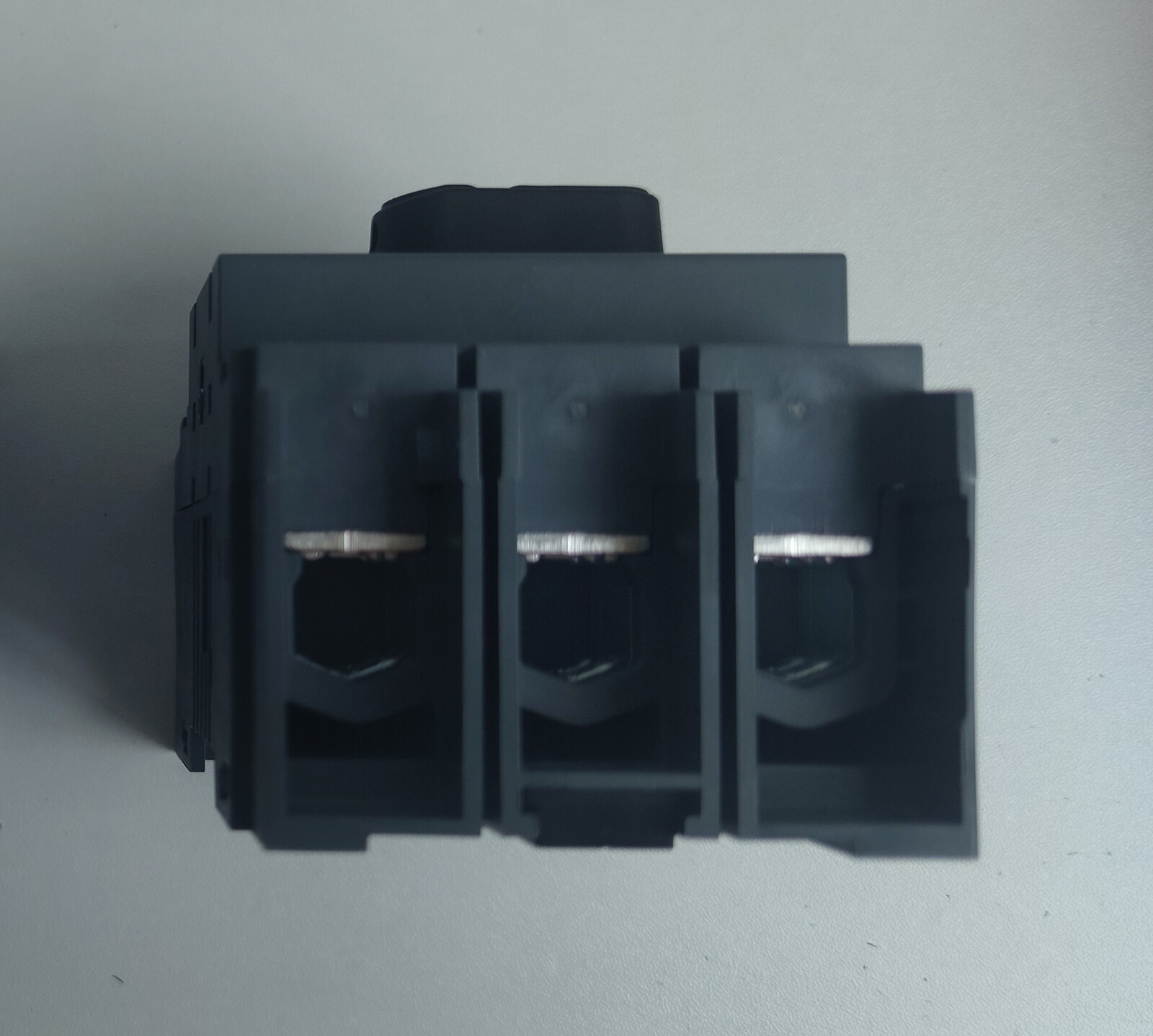 ABB OT125F3 Switch Disconnector 1SCA105033R1001 3-pole, front operated