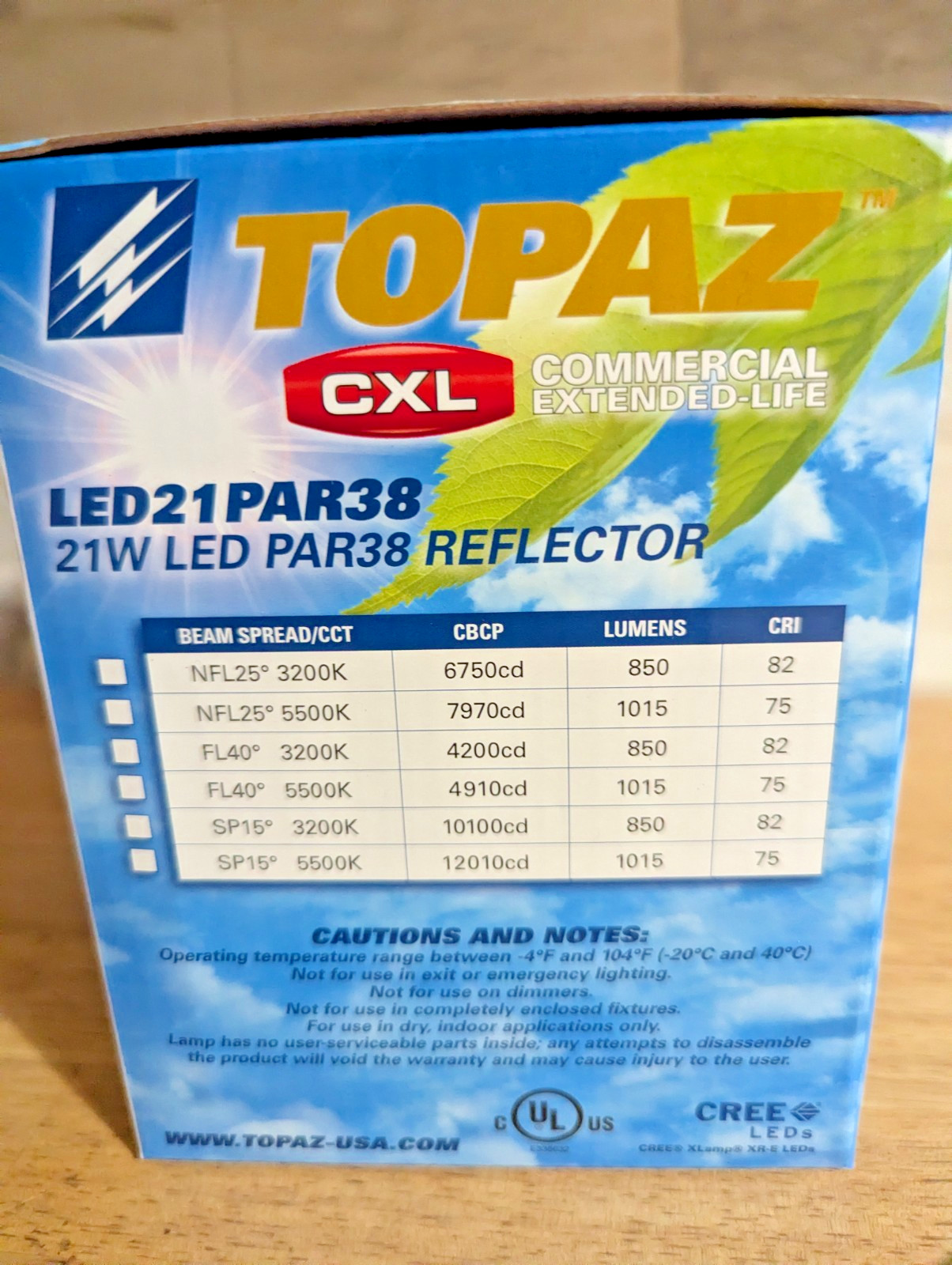 NEW in Box TOPAZ LED 21W PAR38 Reflector Light Bulb 50000 Hours CREE SP-15 3200K