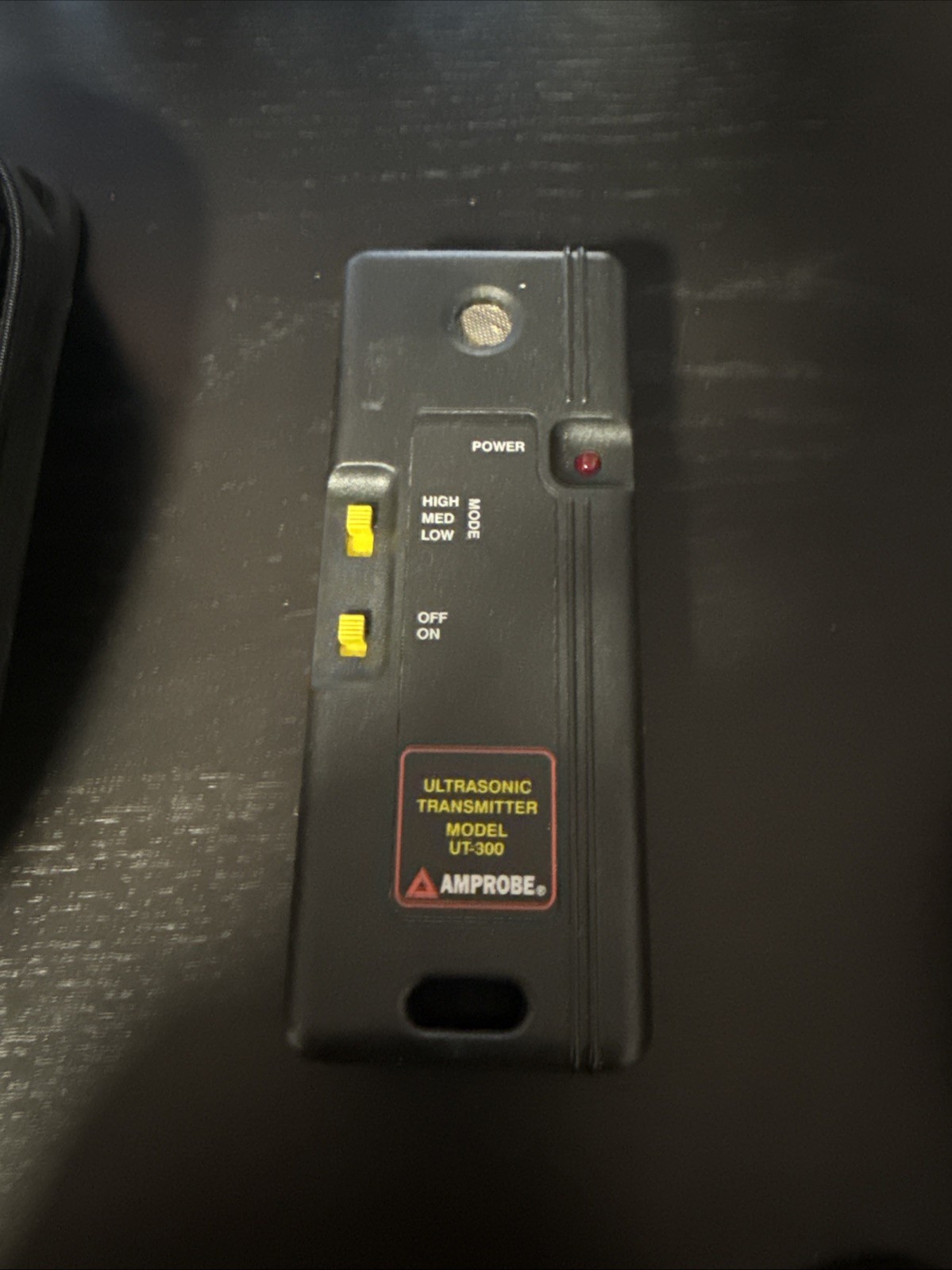Amprobe ULD300/UT300 Ultrasonic Leak Detector With Carrying Case
