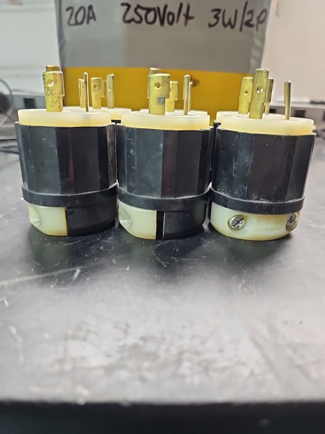 Lot Of 6 LEVITON 2321 LOCKING PLUG, 20A-250V, 2P, 3W GROUNDING, L6-20P