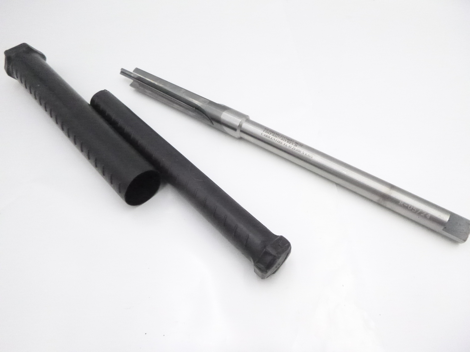 Guhring 3 Straight Flute Carbide Entire FL 20.000 x 6.800 R-05/24 Coolant Thru