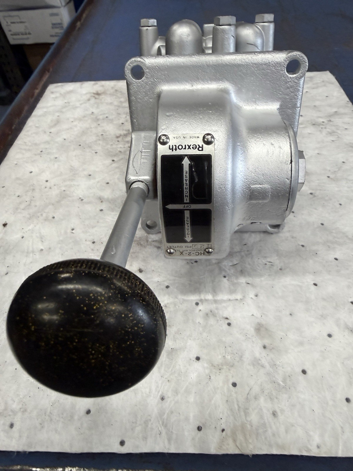 Rexroth HC-2-X Manual Air Control Valve 125 psi 1/4 in NPT Ports