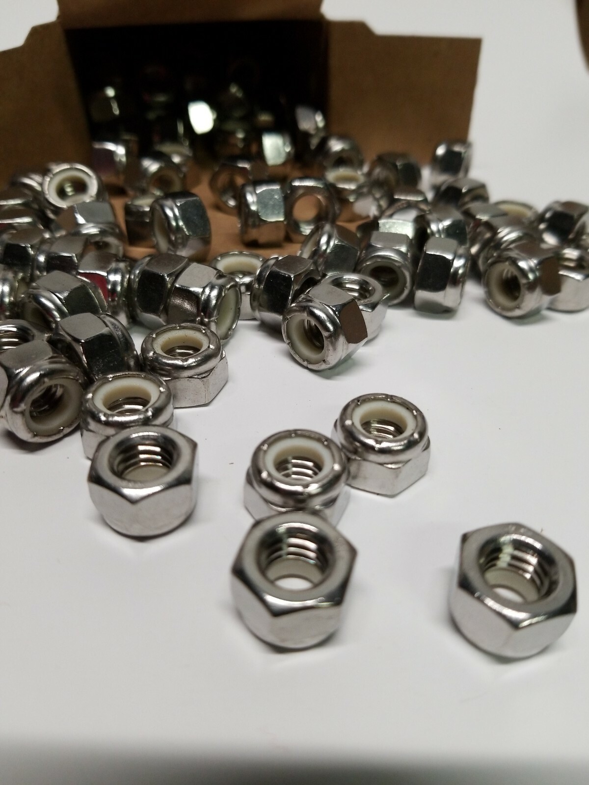 5/16-18 Stainless Nyloc (Nylon Insert Locknut) 18-8 (50 pieces).