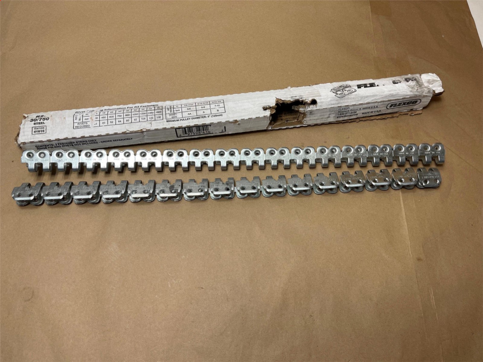 Flexco R2-30/750 Rivet Lacing Scalloped Edge Fastener Strips 30″ 750mm (Pair)