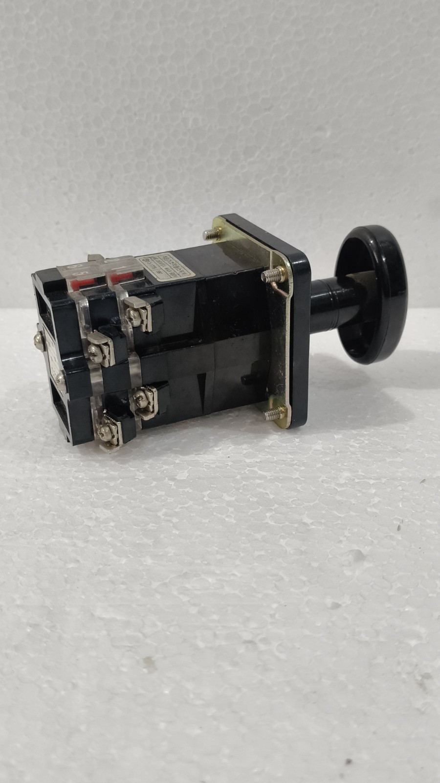 YongSung C3205 Cam Switch Handle Rating Ac 220v 10A max 600v NEW c3205