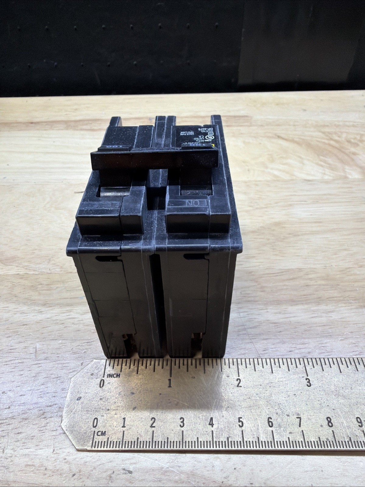 Square D HOM2100 2 Pole 100 Amp 240V Plug-in Circuit Breaker New In Box