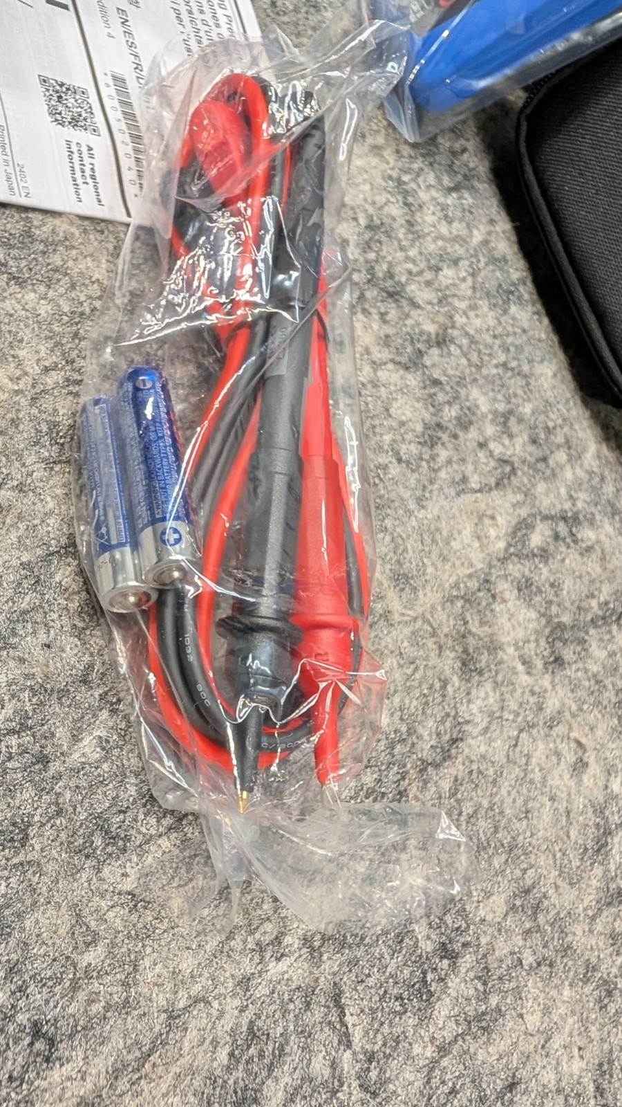 HIOKI CM4375-90 AC/DC Clamp Meter 1000A True RMS w/Wireless Z3210 Adapter Kit