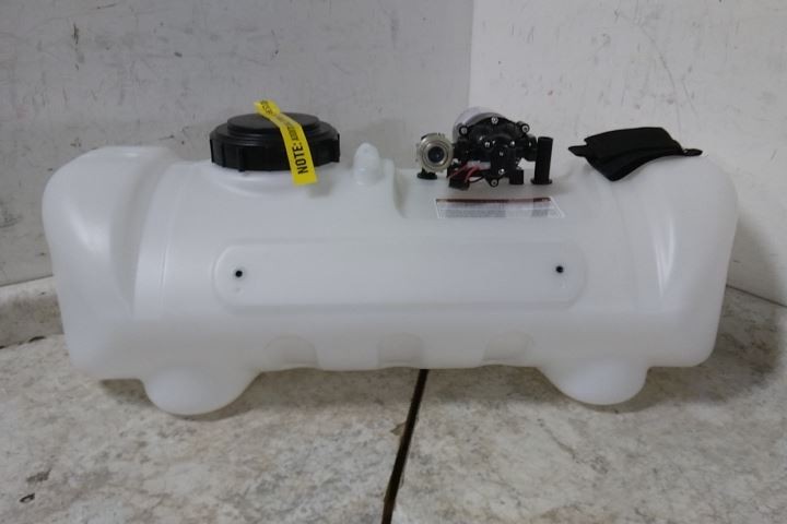 Master Manufacturing SNO-11-015D-MM 15 Gal Tank Cap 2.2 GPM Tow-Behind Sprayer