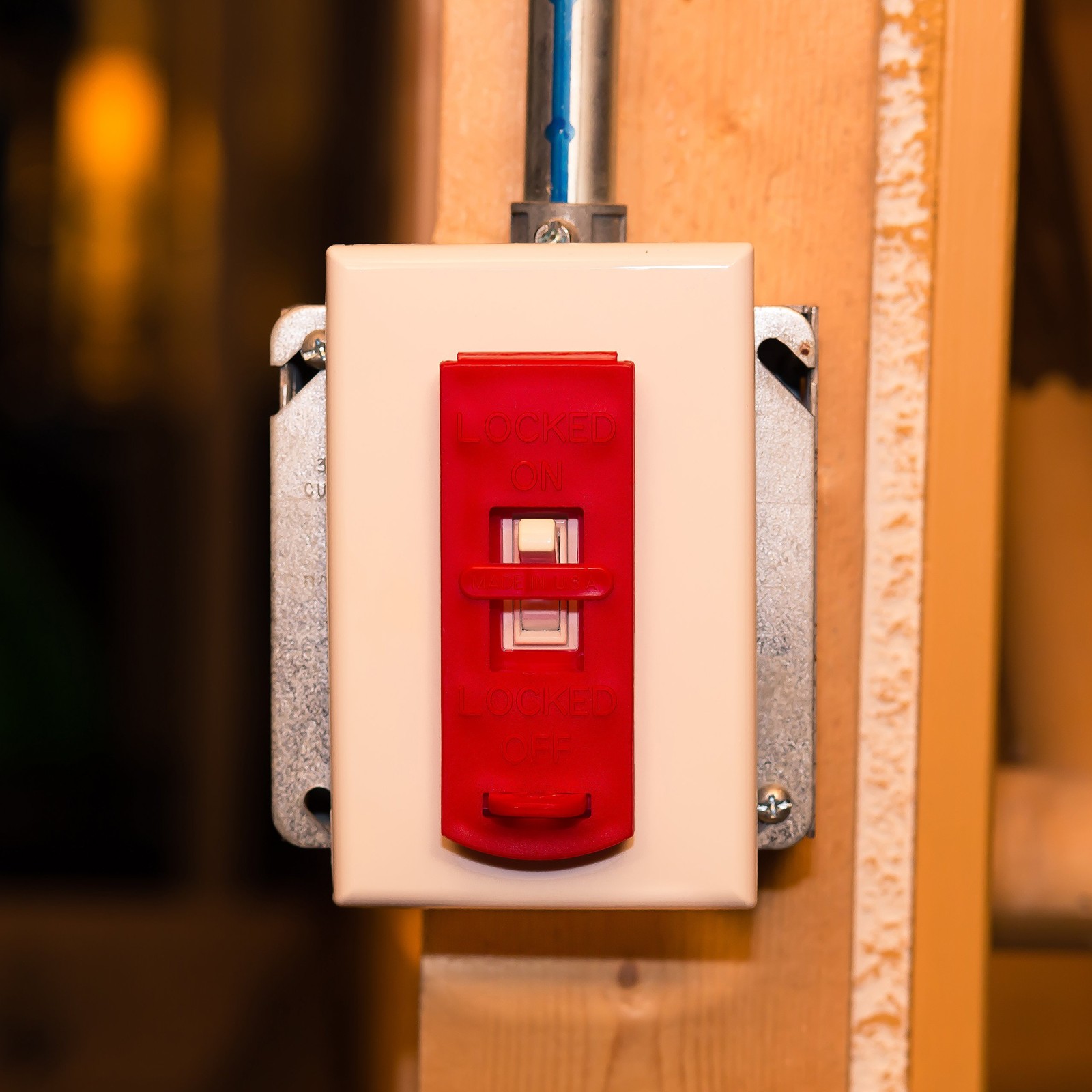 Wall Switch Lockout Red Recycled Plastic Paddle Cover Guard Fits 3/8in Padlock