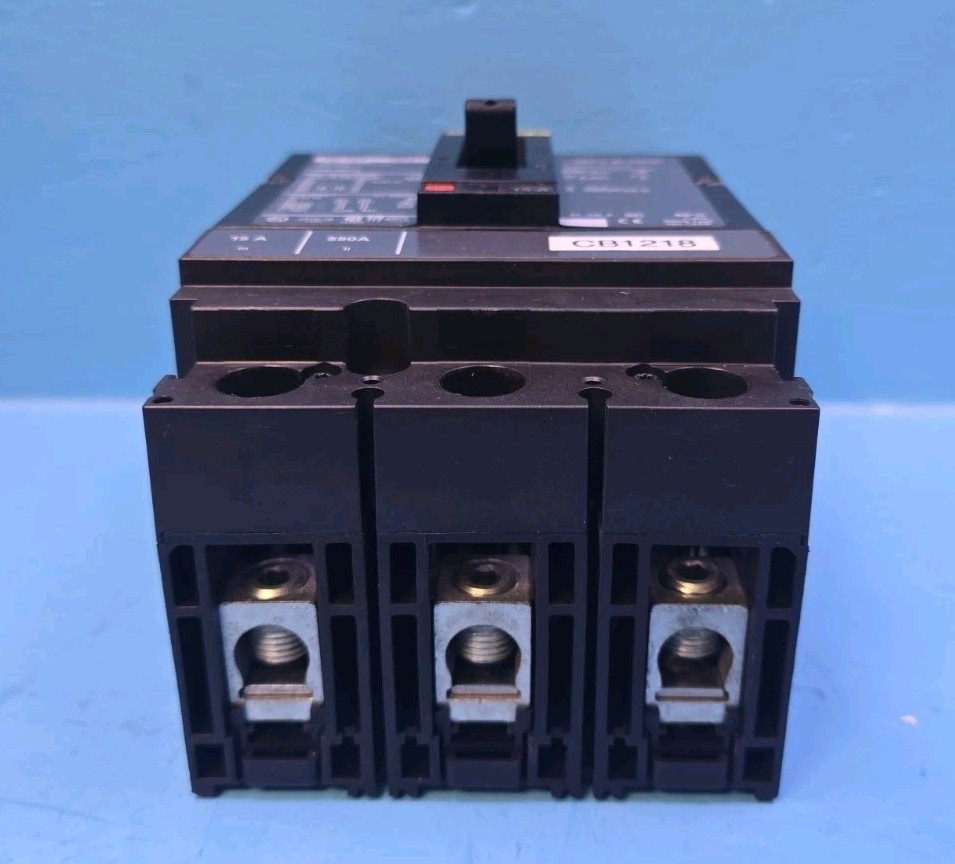 Square D HDL36015 15A 600V 3Pole Circuit Breaker