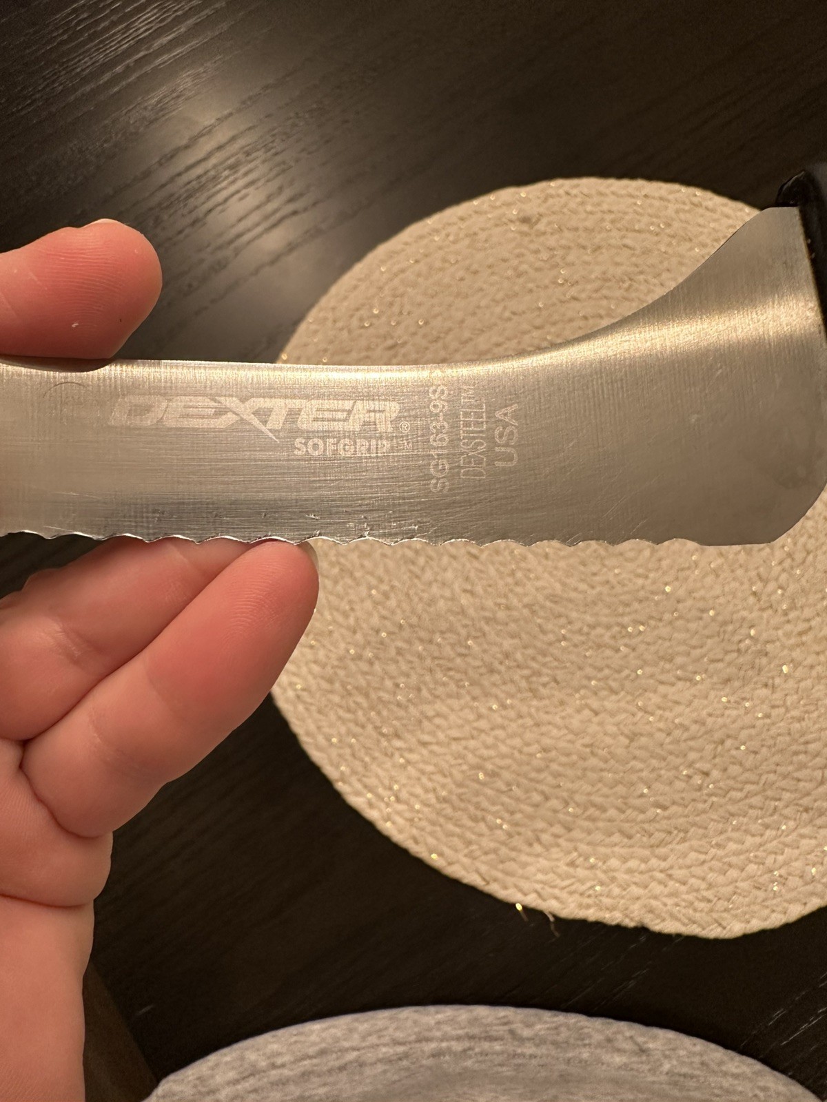 Dexter USA 9″ Offset Scalloped Slicer Bread Sandwich Knife Black SG163-9SC