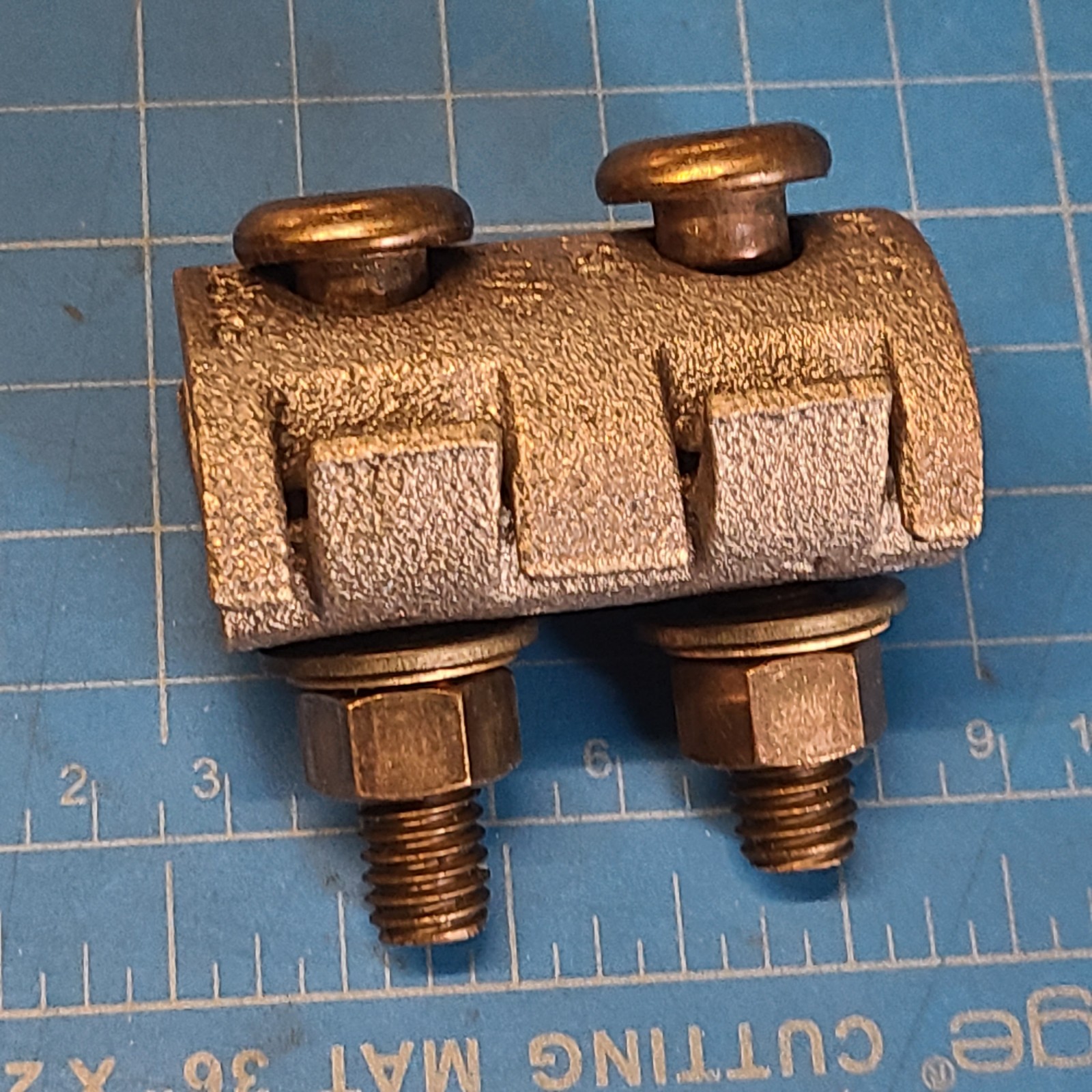 Burndy UC4W28: , 4-4/0 Parallel Groove Clamp Solid Copper Conductor