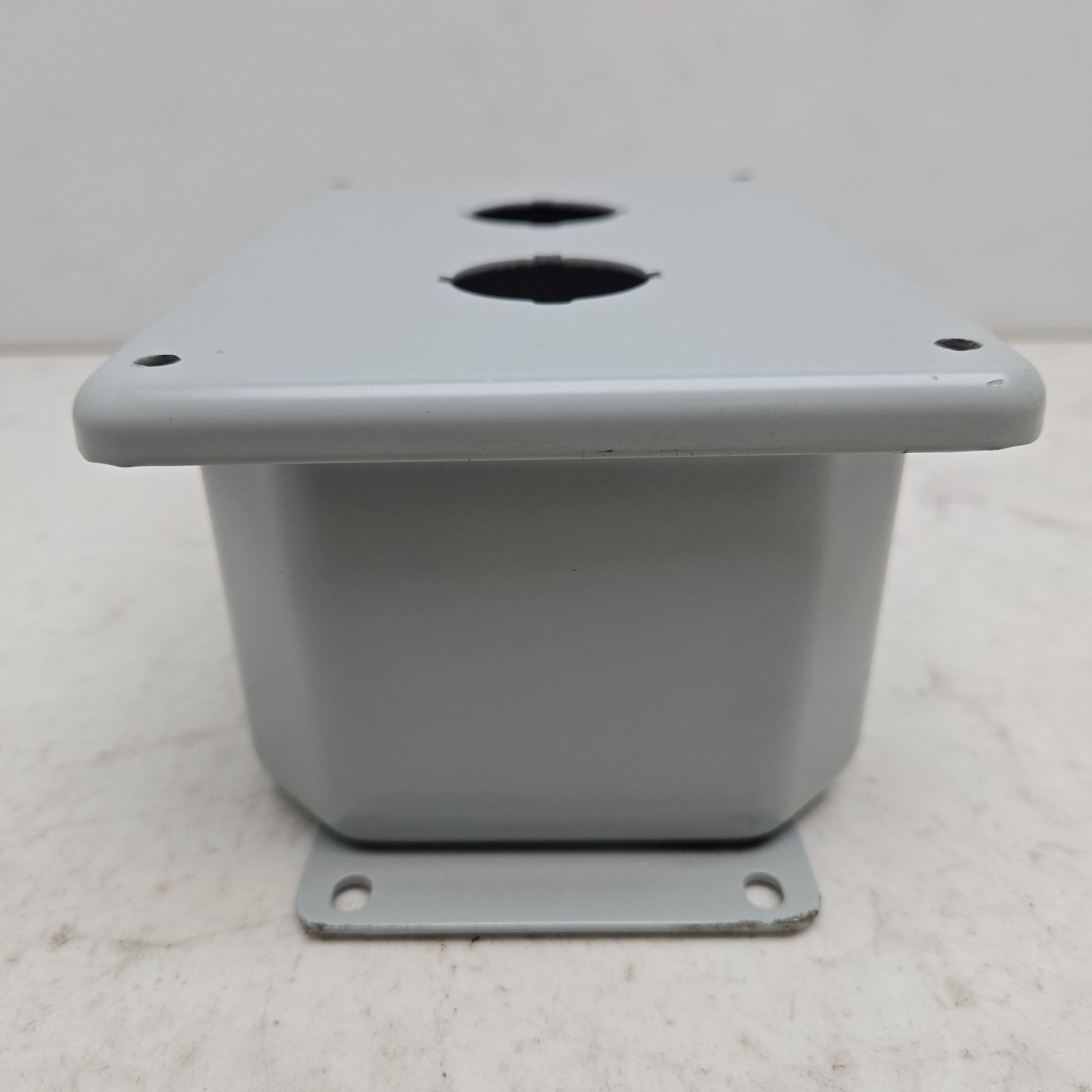 Hoffman ED2PB Push Button Enclosure 2-Hole Gray 5.75×4.00×2.75 New