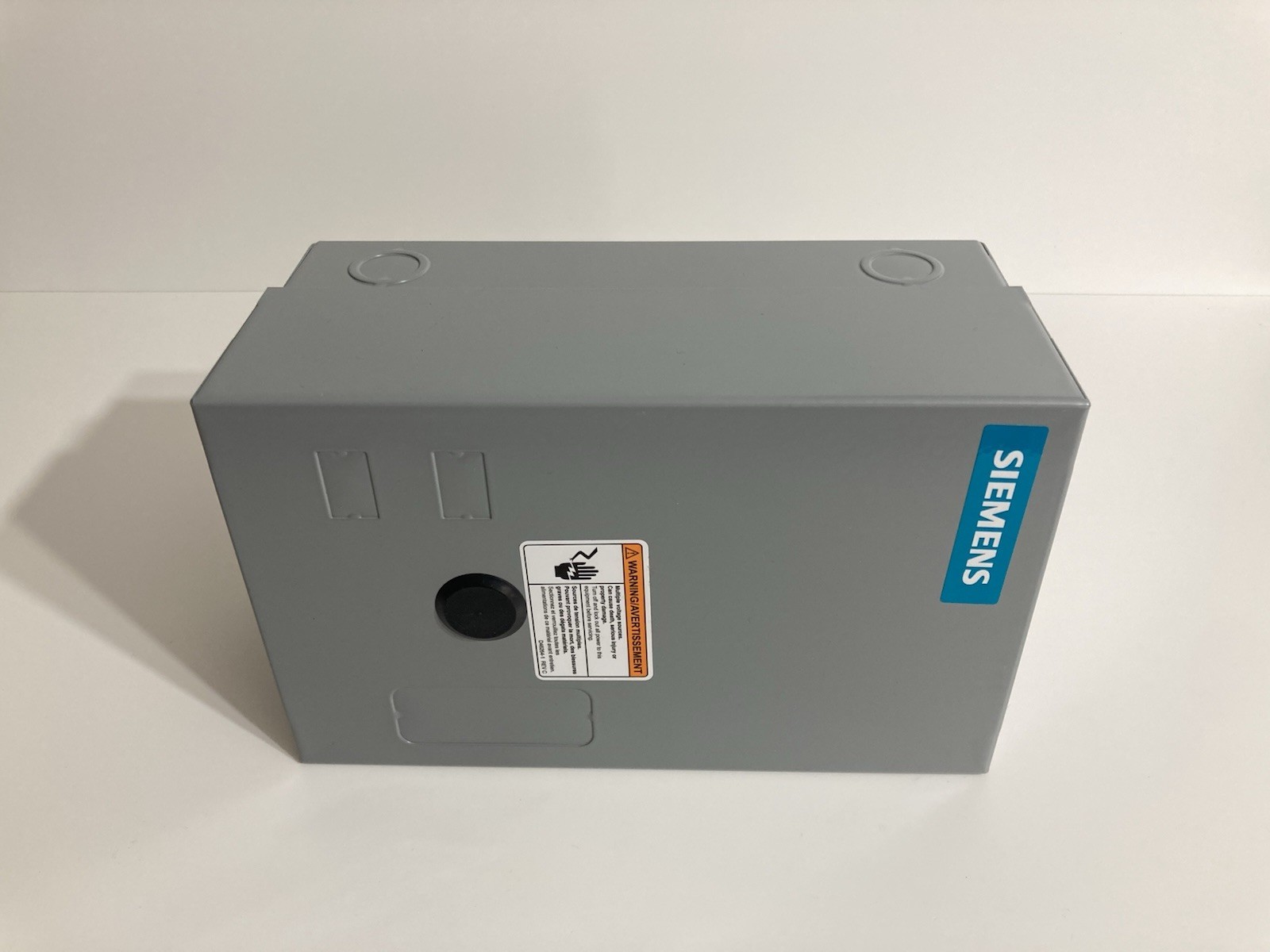 Siemens LEN01B004120B Electrically Held Lighting Contactor 4-Pole 4NO NEMA 1 20A