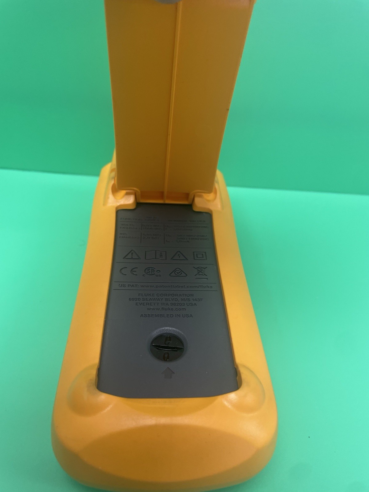 Fluke 1587 FC Insulation Multimeter with Case NEEDS Leads