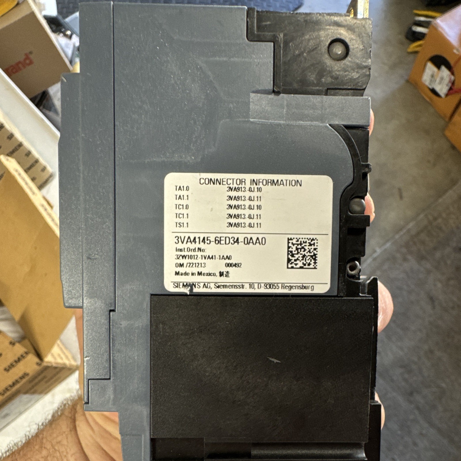 Siemens 3VA4 45A 3-Pole Molded Case Breaker 600Y/347V Push to Trip