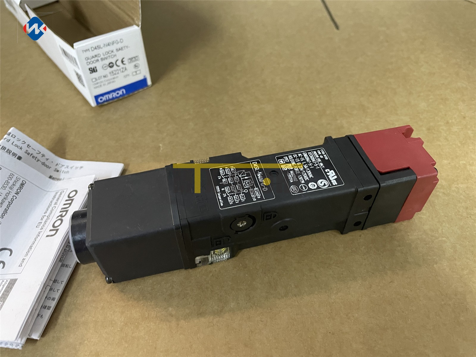 1PC Brand New Omron safety door switch D4SL-N4NFG-D