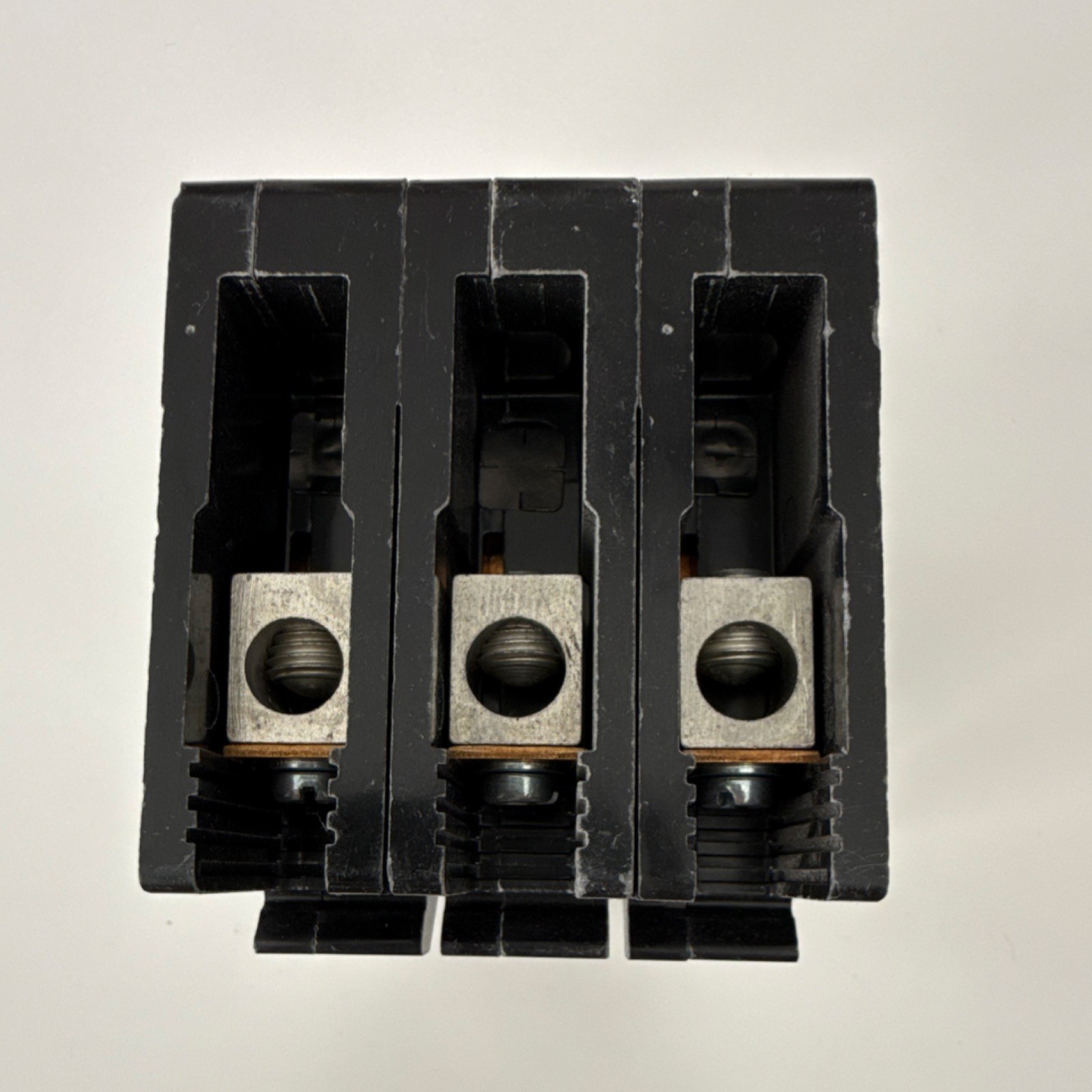 Square D EDB34050 3-Pole 50A Thermal-Magnetic Circuit Breaker 480Y/277V Switch