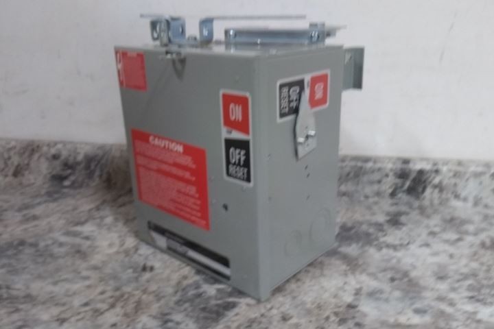 GE SB47ED6G 600VAC 70 Amps 3 Phase 3 Poles Bus Plug