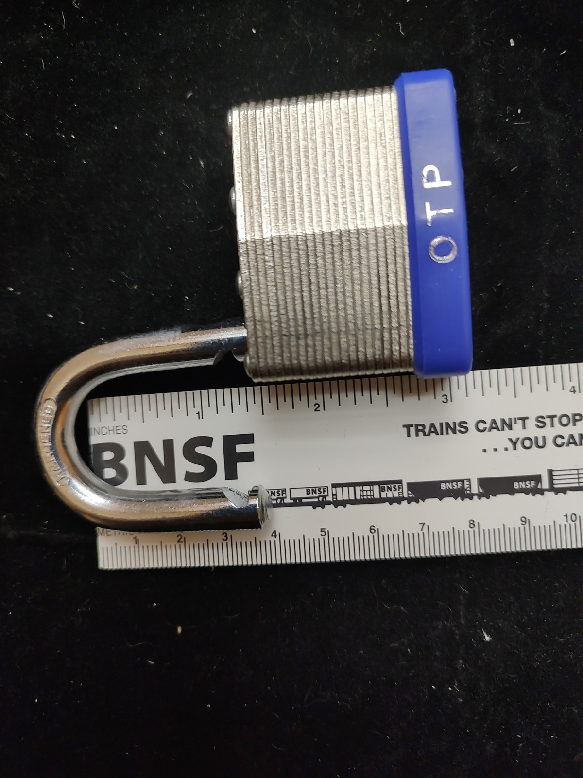 A389 – 12pc KEYED ALIKE 50mm Heavy Duty Laminated Steel Padlock Set
