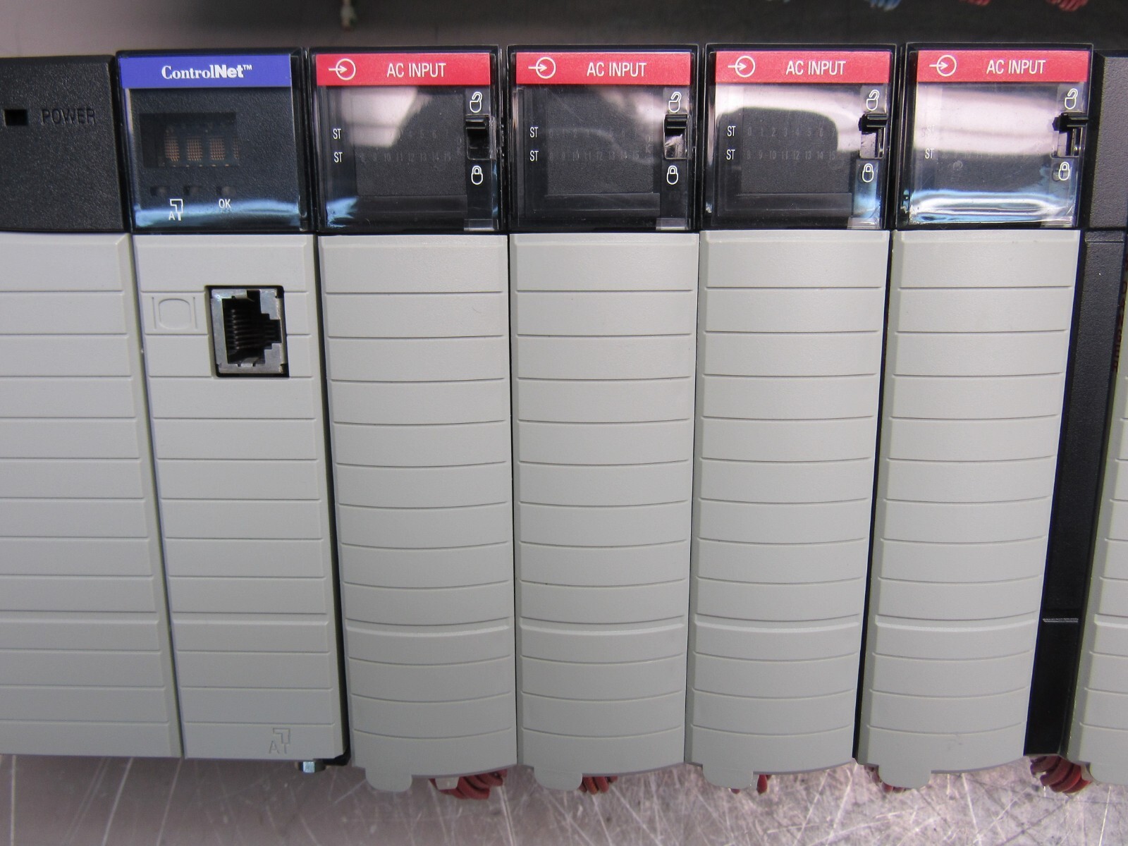 ALLEN BRADLEY CONTROLLOGIX SYS. w/PARALLEL UNIT 1756-L61 w/30QTY I/O MODULES XLN