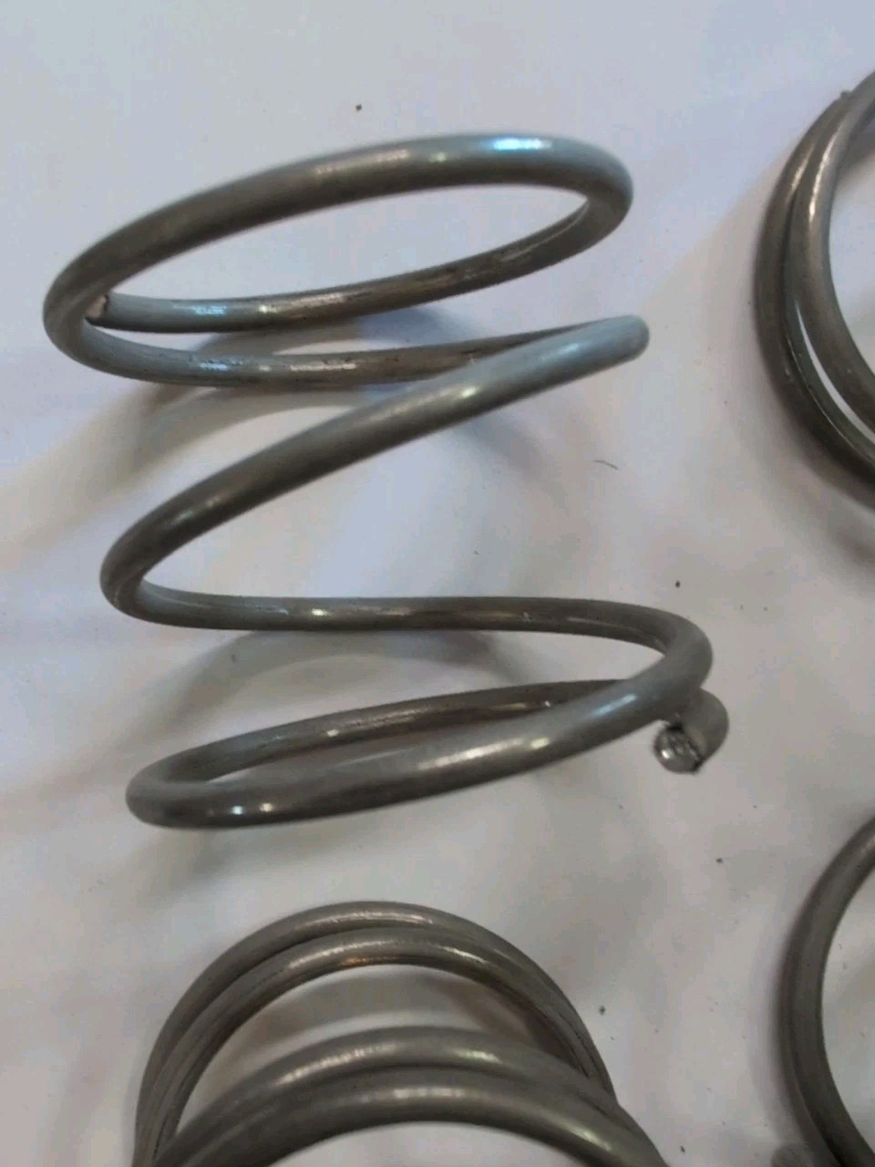 (LOT OF 10) COMPRESSION SPRINGS 1 1/4 Inch. Medium Duty. New in Open Box