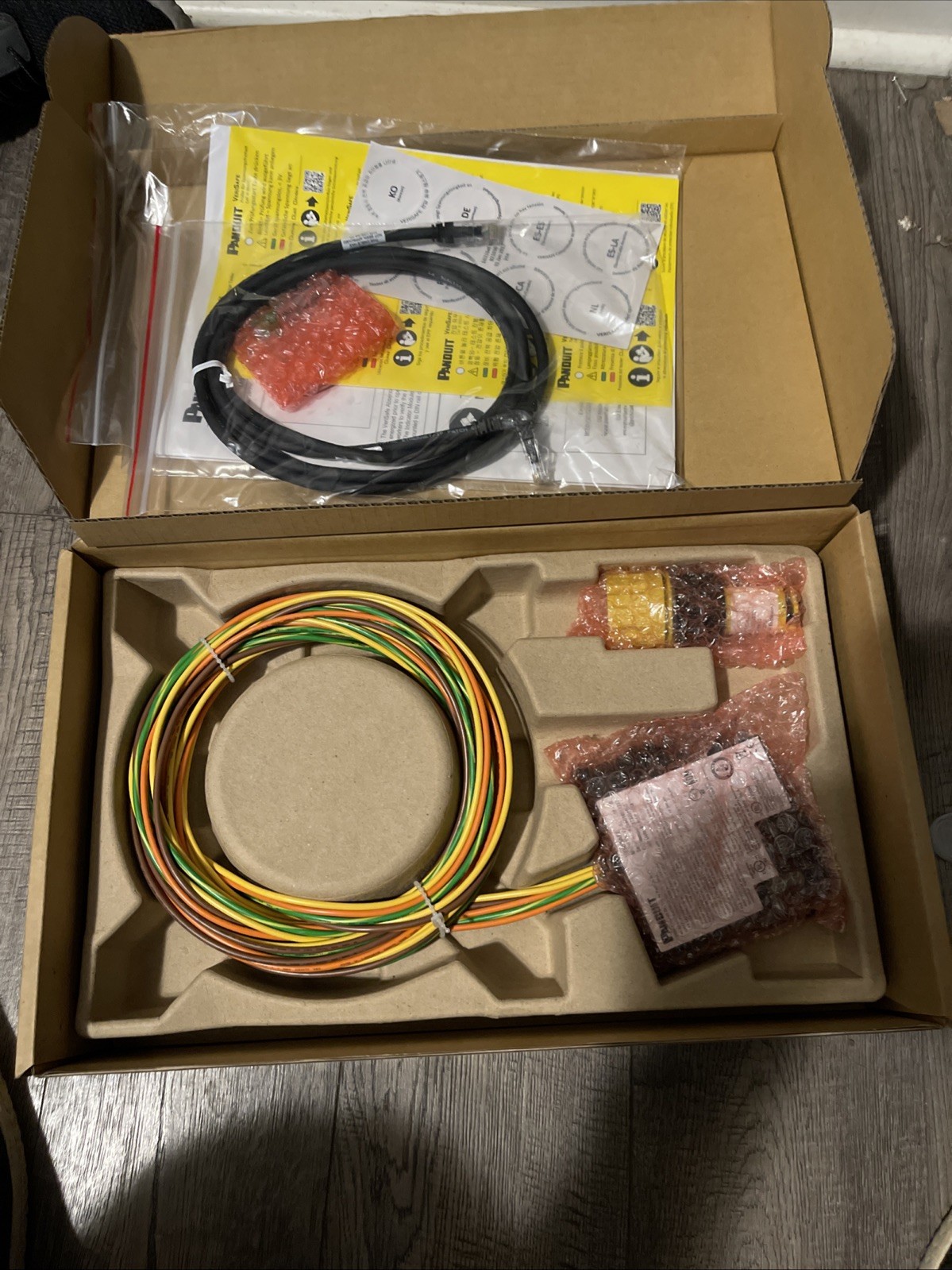 Panduit VeriSafe Absence of Voltage Tester VS-AVT-C08-L10, Contact, CAT III 600V