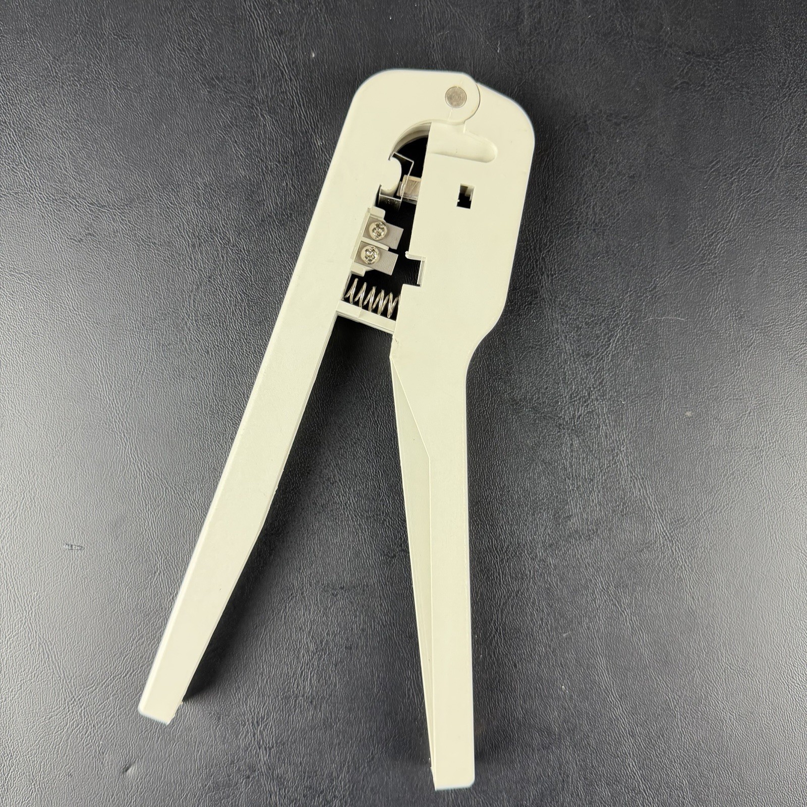 Leviton 831-C0260-1 C0260 Phone Wire Handset Cord Crimping Tool RJ11 RJ12 NOS
